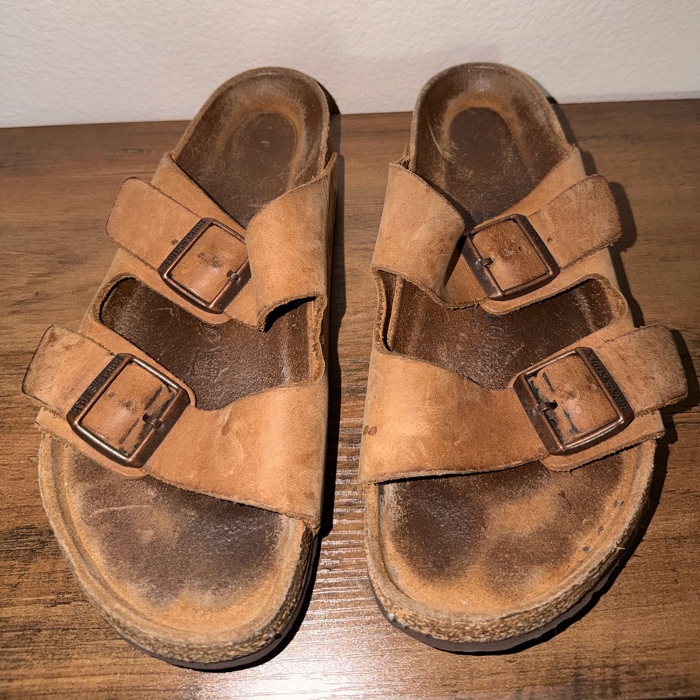 **SOLD** Birkenstock Arizonas